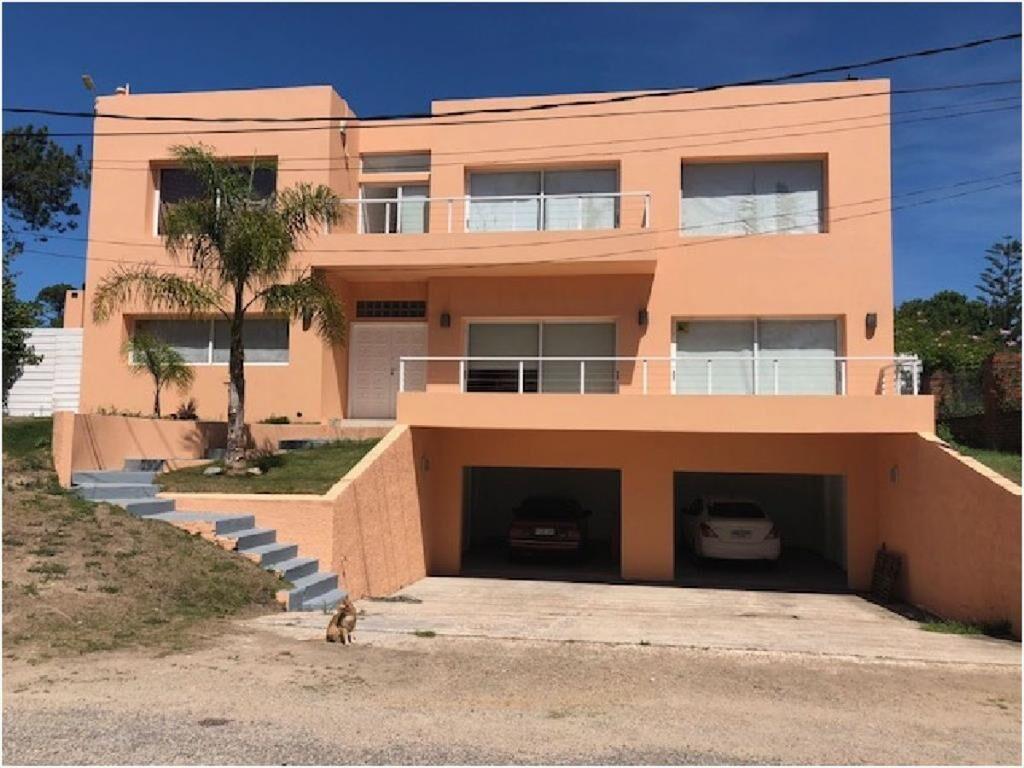 casa a estrenar en zona de playa brava