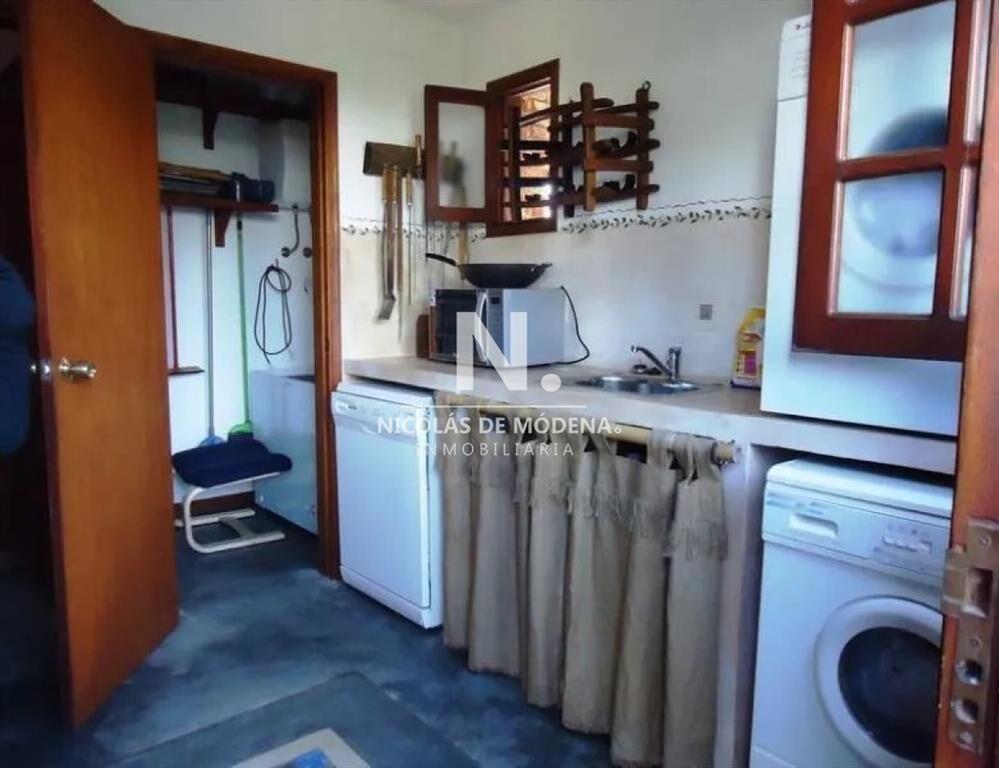 Se vende casa en Manantiales, de 3 dormitorios al