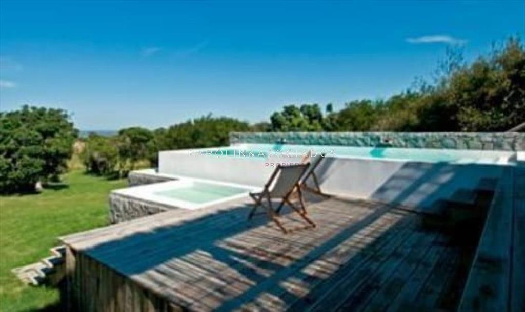 CHACRA EN VENTA DE 4 DORMITORIOS EN JOSE IGNACIO