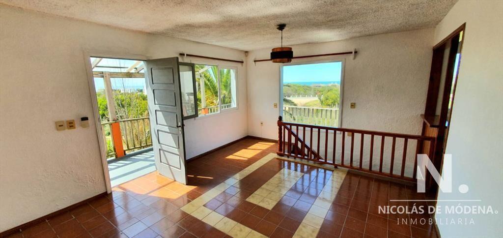 Casa en Altos de Punta Piedras, 4 dormitorios *