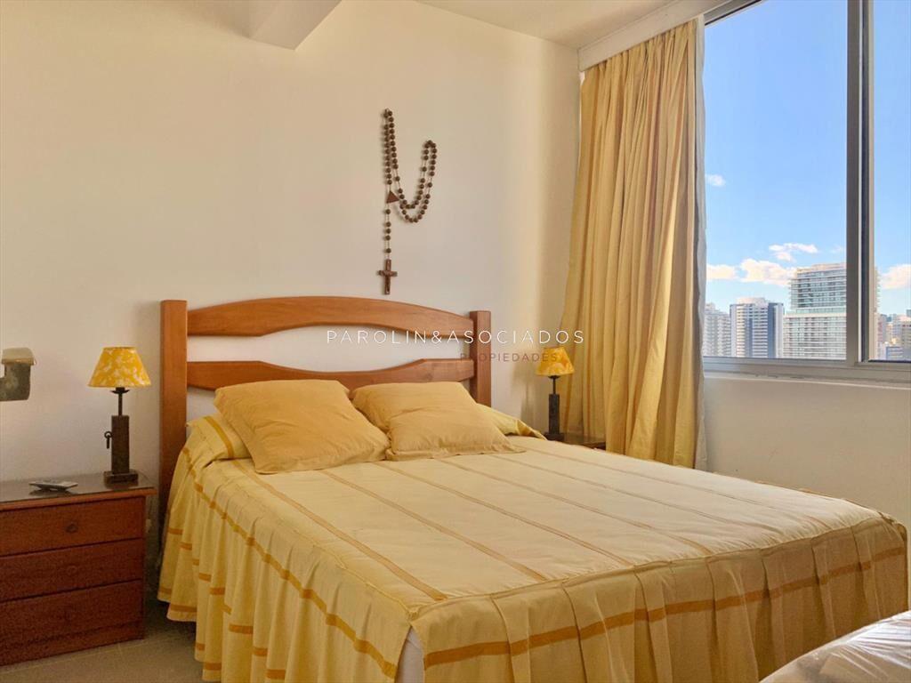 Apartamento de 2 dormitorios en venta en edificio Vanguardi