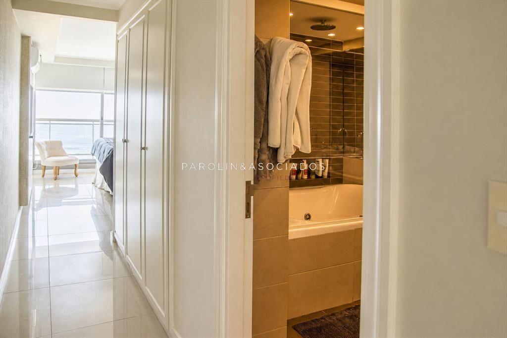 Apartamento en Torre Imperiale, Punta del Este de