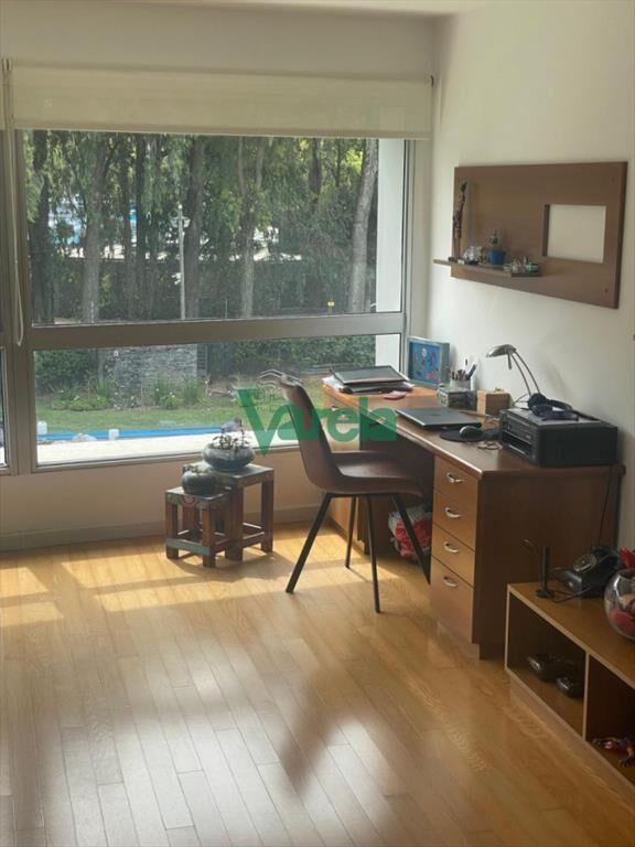 Venta apartamento, Punta Gorda,2 garajes, todos