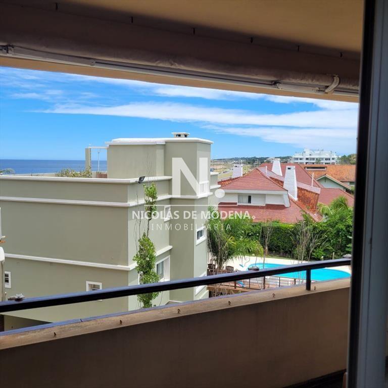 Vende apartamento de 3 Dormitorios en Pinares del