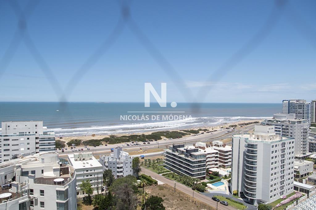 Apartamento en venta a solo 100 mts de Playa 2