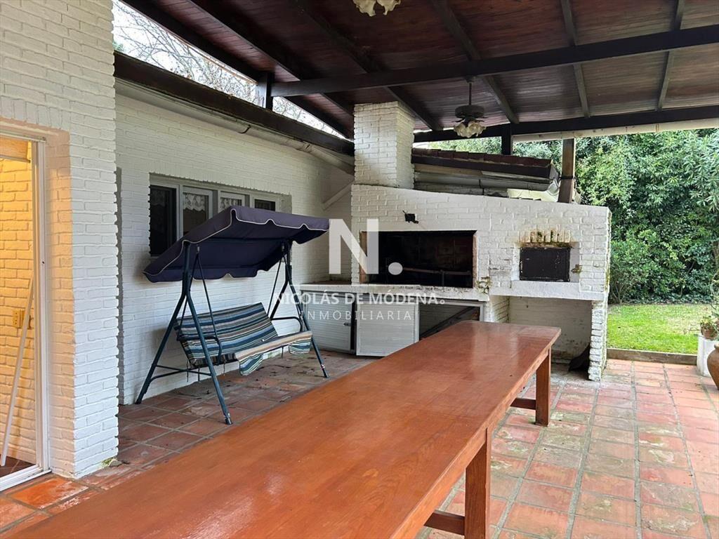Casa en Venta de 4 dormitorios en Jardines de ,