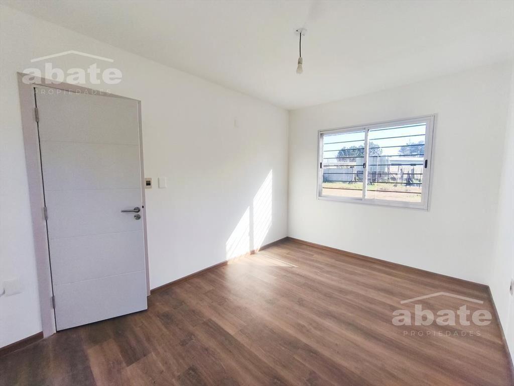 Casa de 1 dormitorio en Neptunia Sur. Gran Terreno