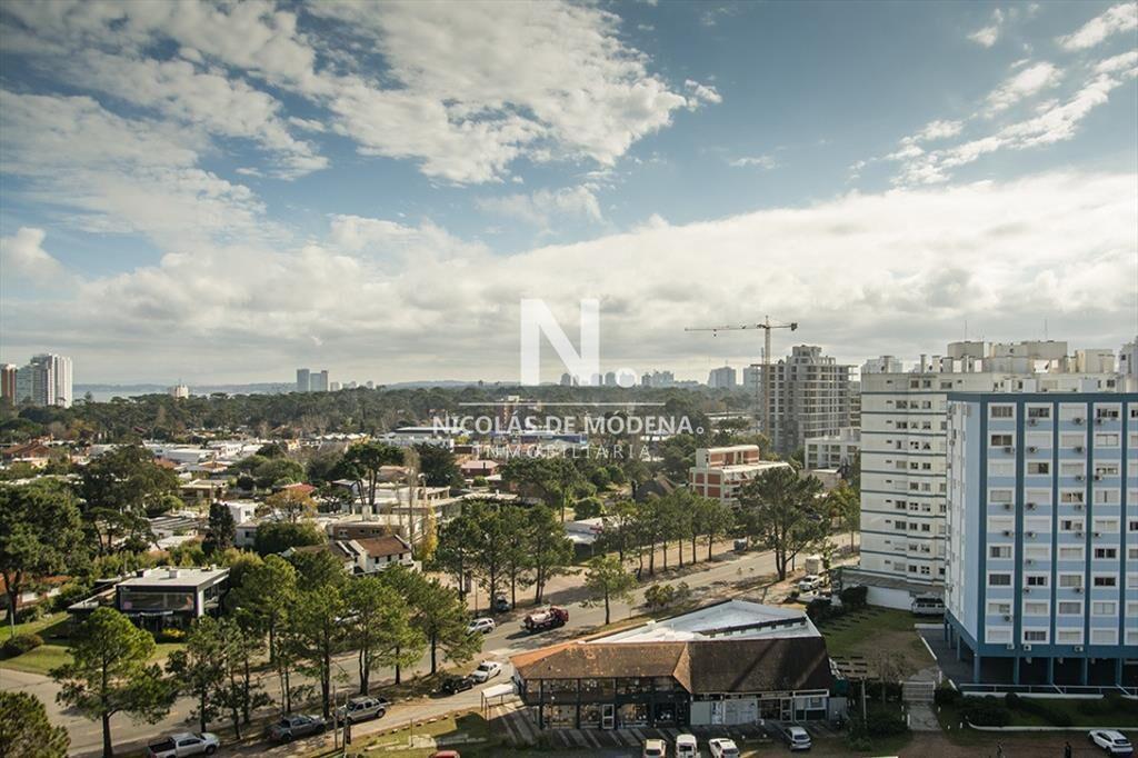 Departamento en venta, 3 dormitorios, en edificio