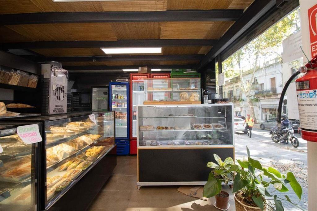 VENTA LLAVE ROTISERIA EN BARRIO DE LOS JUDIOS