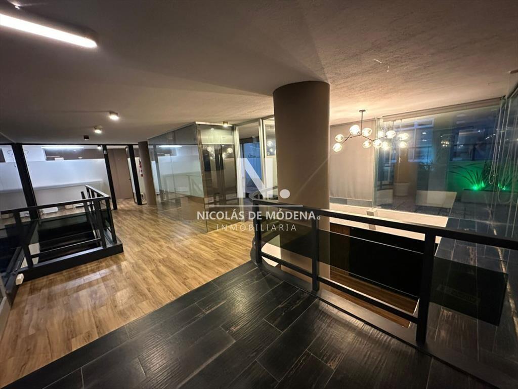 ALQUILER Local comercial + oficinas de 154 m²