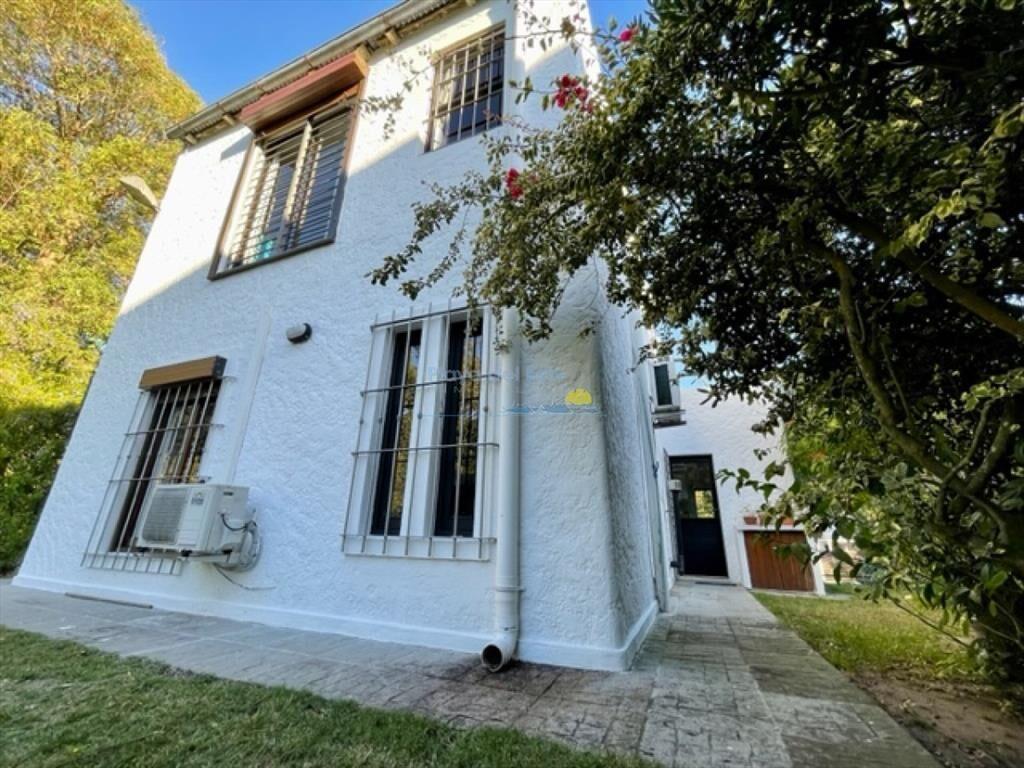 Casa en venta. Pinares. Ideal para todo el año