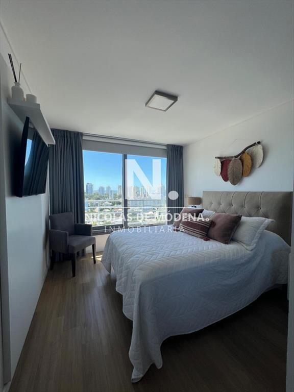 Vende apartamento de 2 dormitorios en suite, con