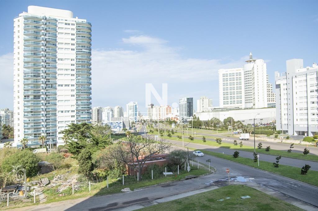 Departamento de 2 dormitorios en venta en torre moderna a m