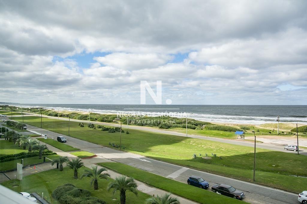 Hermoso departamento en venta frente al mar en Le