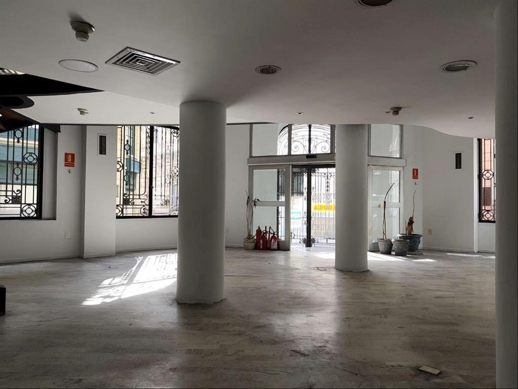 Alquiler Oficina Ciudad Vieja / Zabala y 25 de Mayo