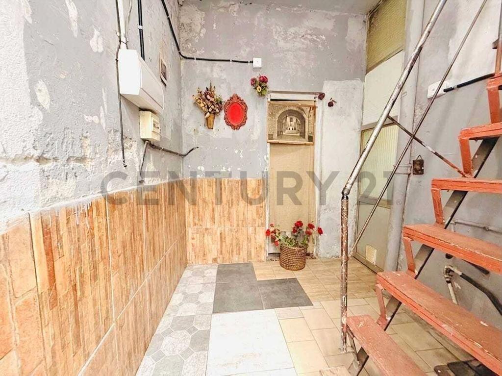 VENTA CASA 2 dormitorios a RECICLAR barrio Goes
