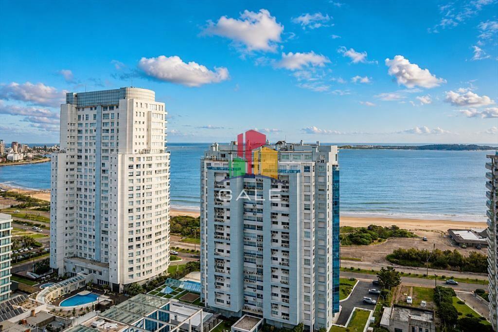 Departamento de 3 dormitorios en venta a pasos del mar. Gal