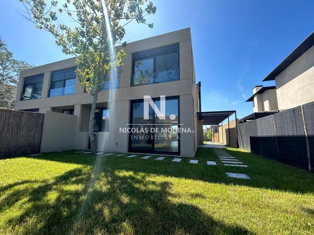 Casa en Venta a Estrenar de 3 Dormitorios y 3 en