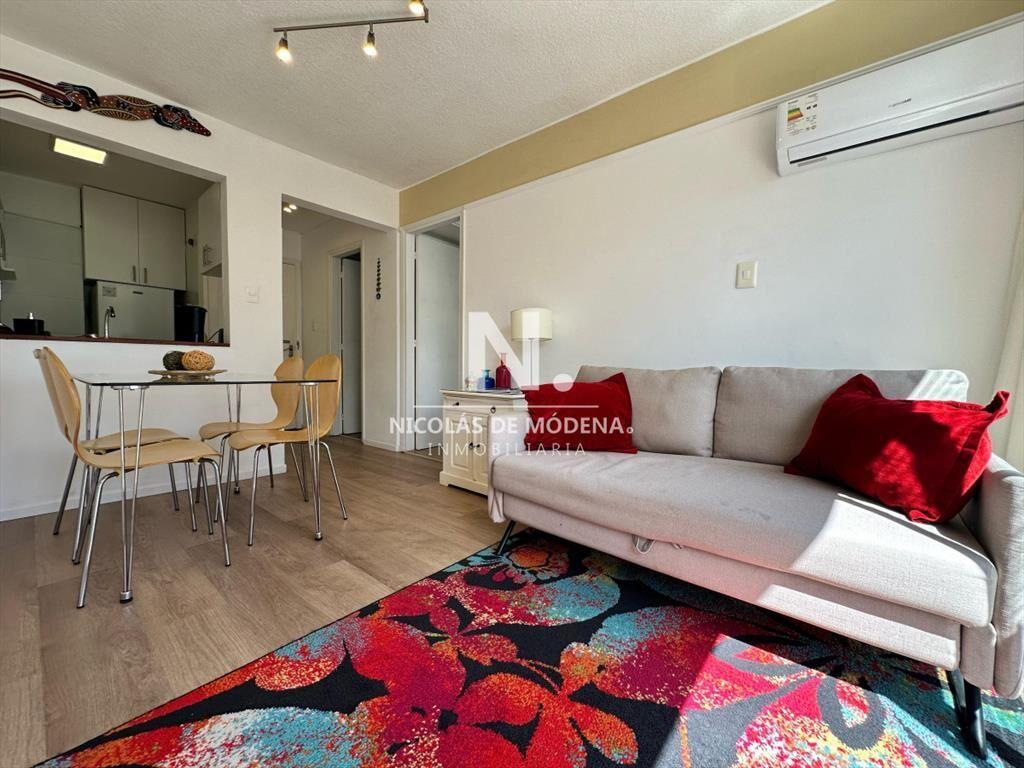 Apartamento en venta en Peninsula a 100 mts de la