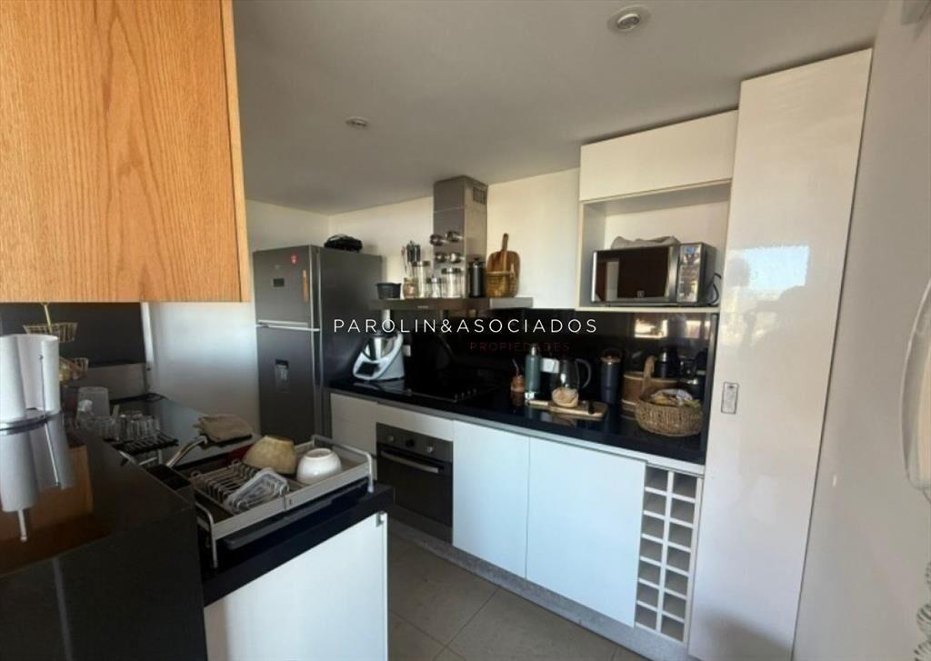 Departamento  en Venta de 3 Dormitorios de la al