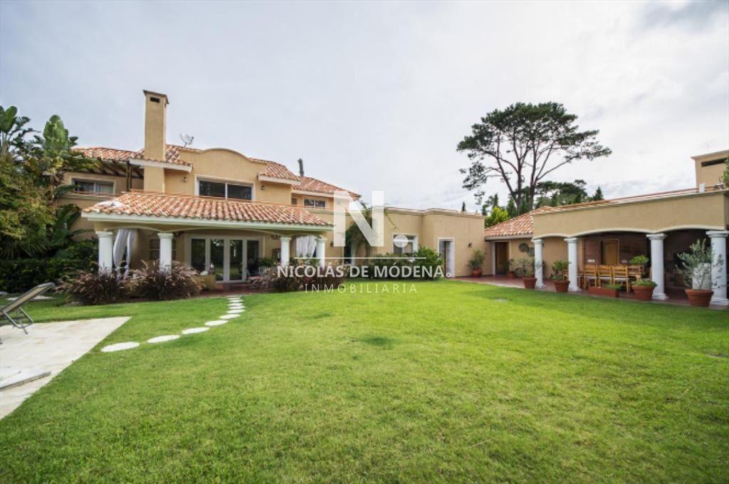 Casa en Beverly Hills de 4 Dormitorios en Punta