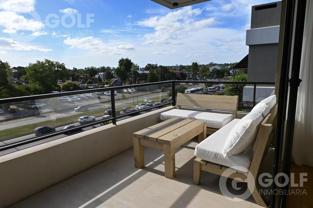Alquiler de apartamento de 3 dormitorios en Parque Miramar