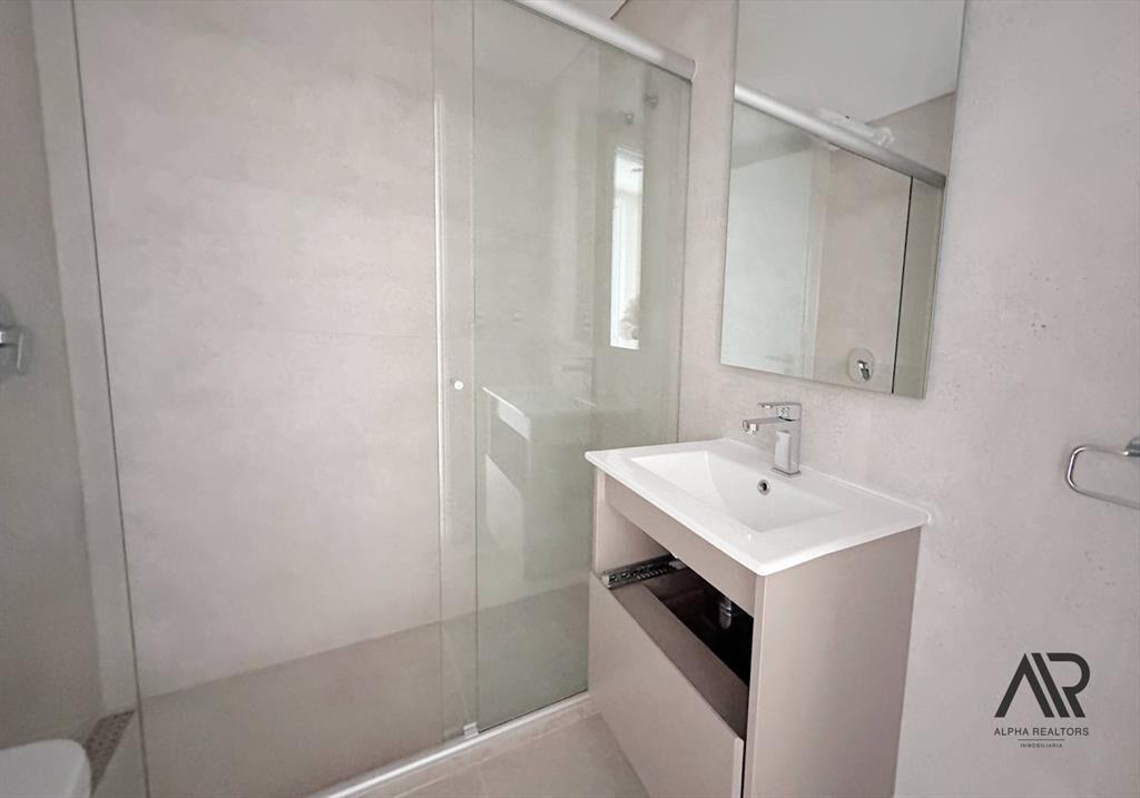 Apartamento en venta c/ cochera en Playa Brava