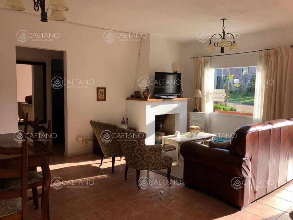 Casa de 3 dormitorios con piscina climatizada en