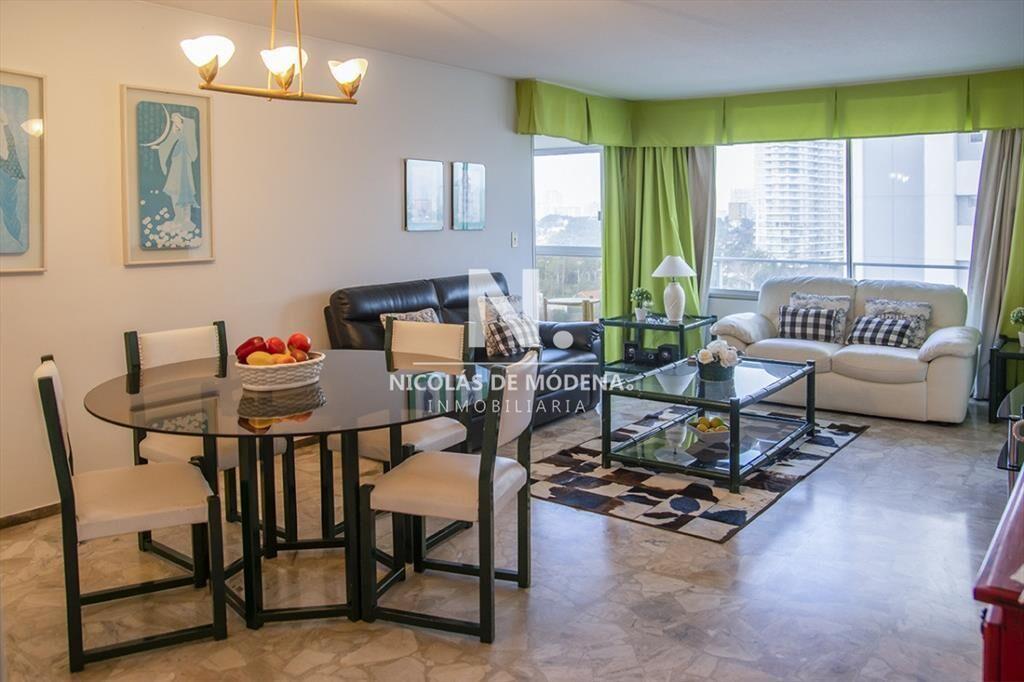Departamento de 2 dormitorios en Playa Mansa con