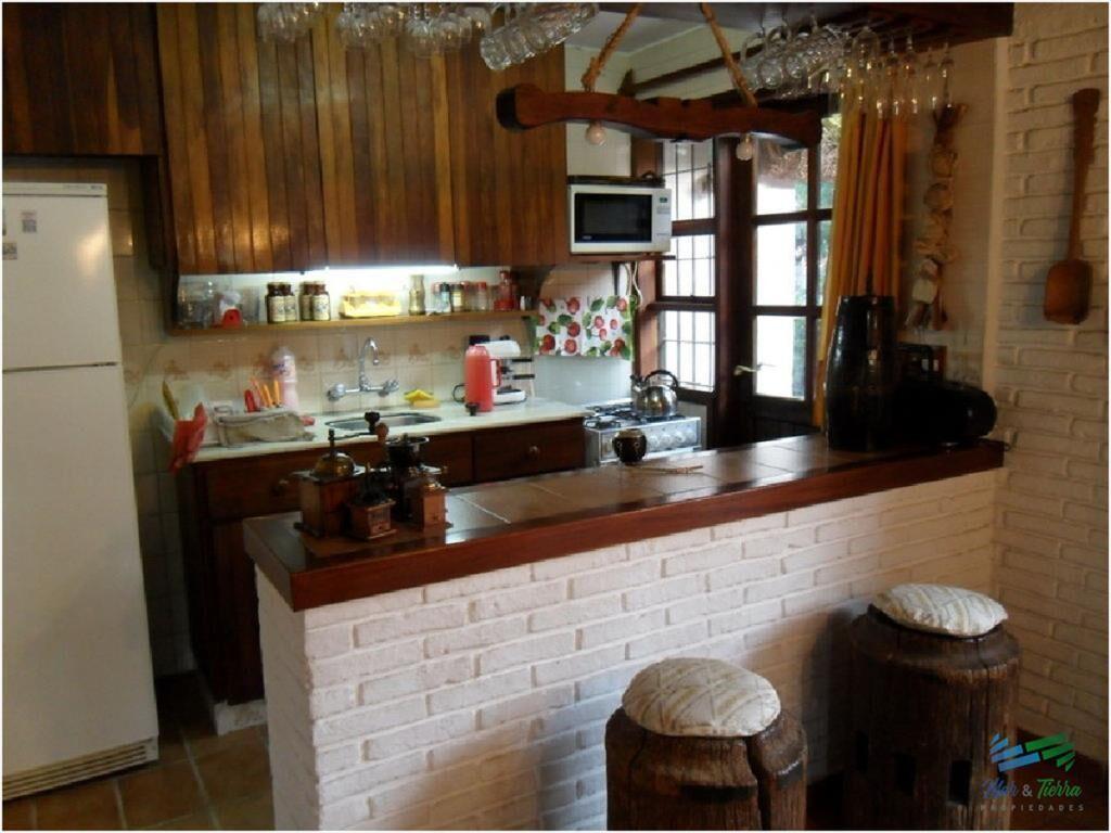 Se alquila casa de 4 dormitorios en Pinares, del