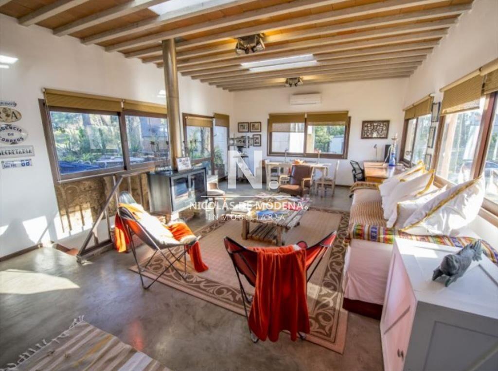 En venta hermosa y espaciosa casa en Solanas, de
