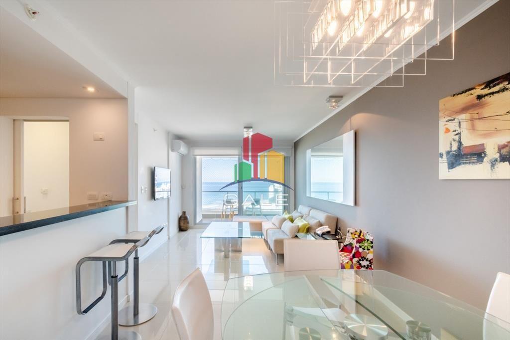 Apartamento de 2 Dormitorios en Playa Brava con Vista al Ma