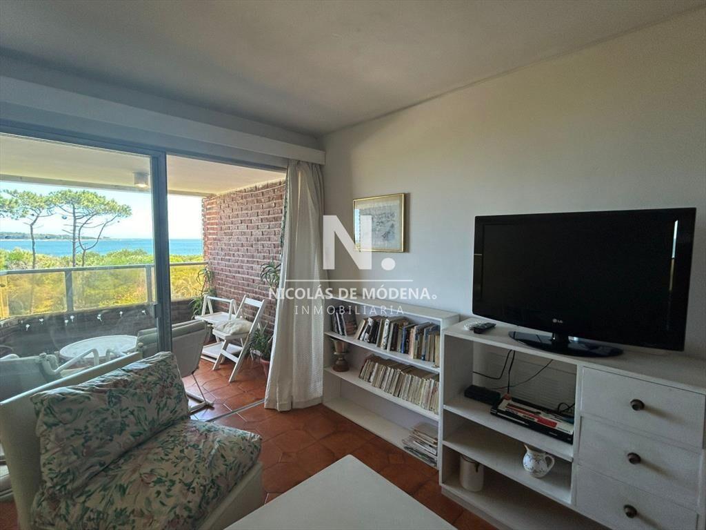Apartamento de 4 dormitorios en Playa Mansa, del