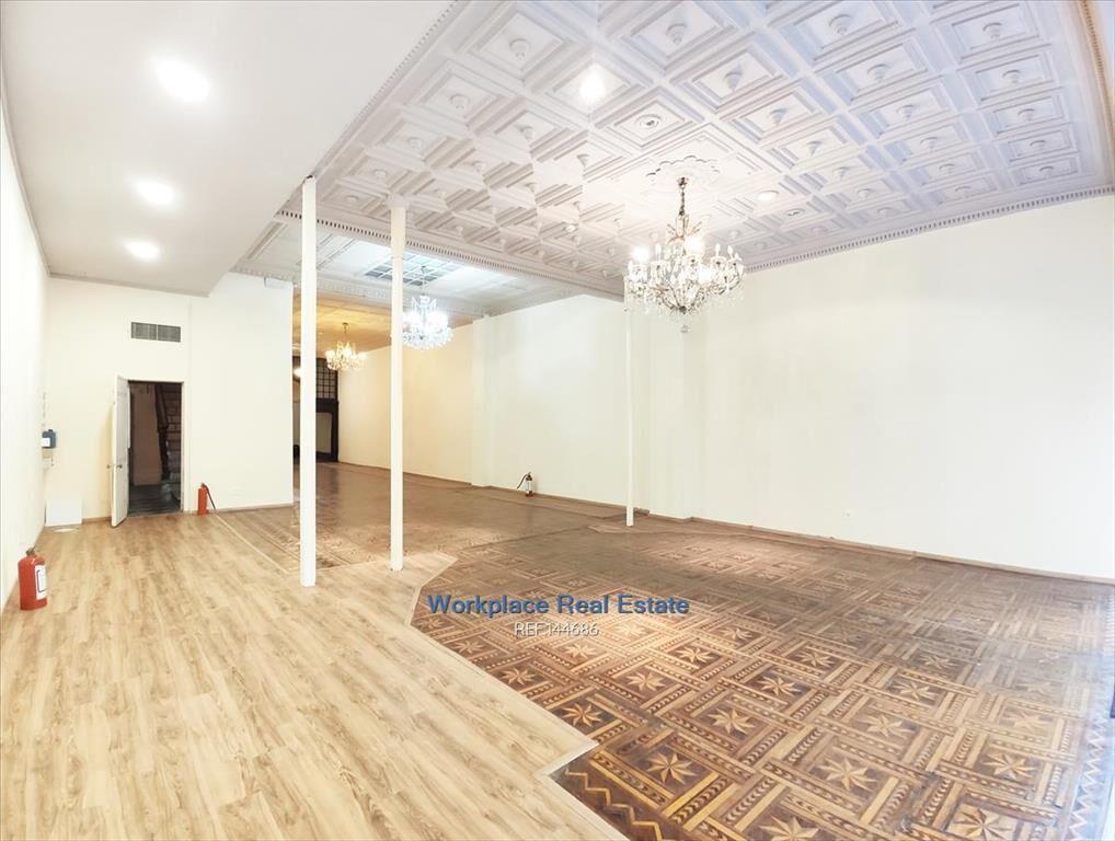 GRAN LOCAL COMERCIAL CON EXCELENTE VISIBILIDAD EN PEATONAL