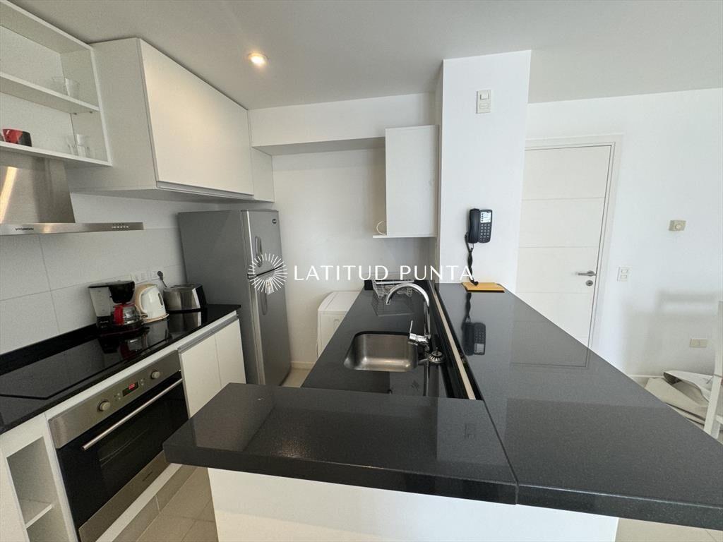 Apartamento de 2 dormitorios 1 baño ubicado en a