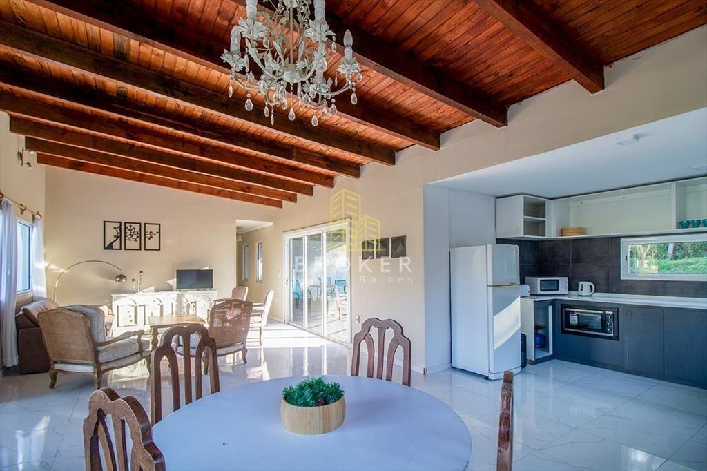 Oportunidad en venta de casa en barrio privado, 3