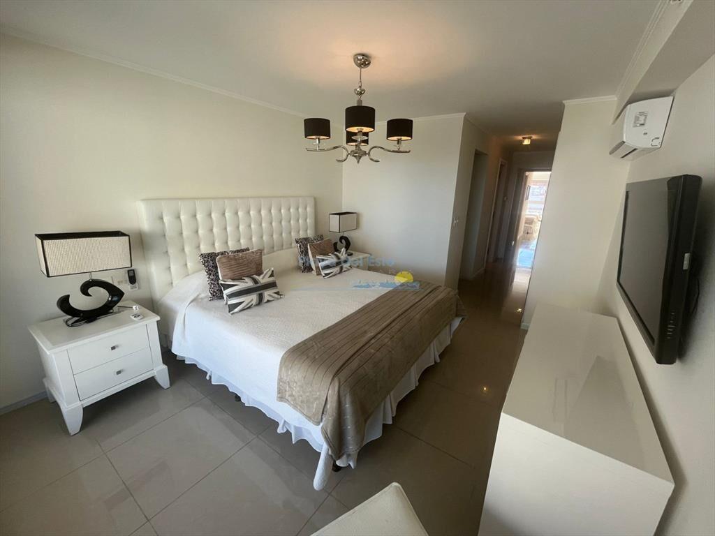 Apartamento en Venta de 3 dormitorios en Punta ,