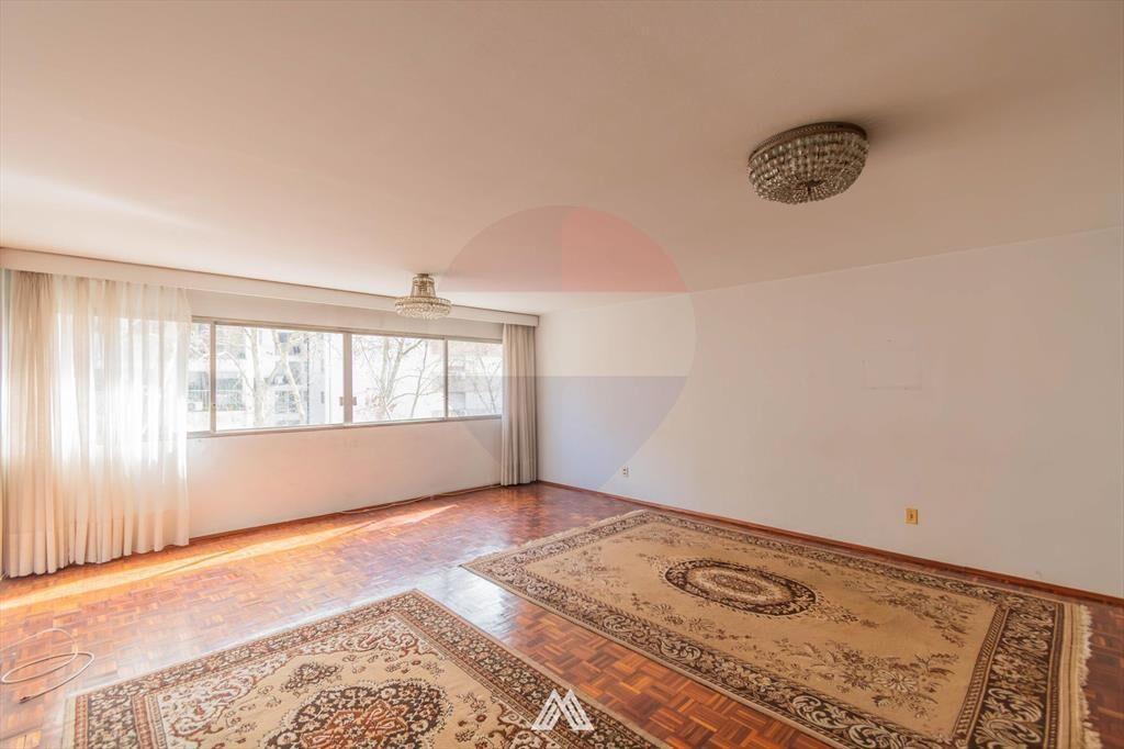 VENTA POCITOS, 3 dormitorios 3 baños Gge luminoso
