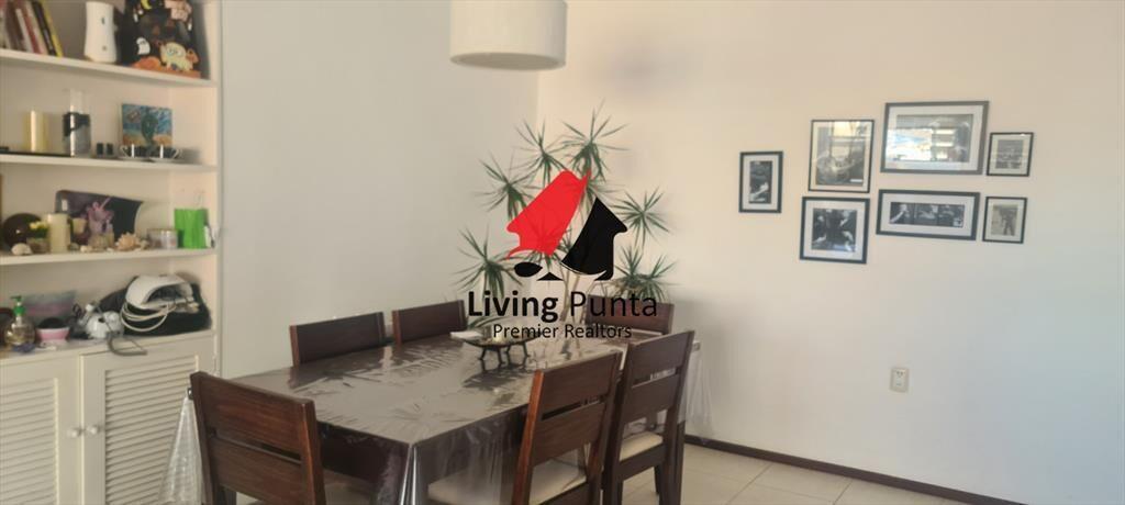 Amplia planta con vista al mar en venta en punta