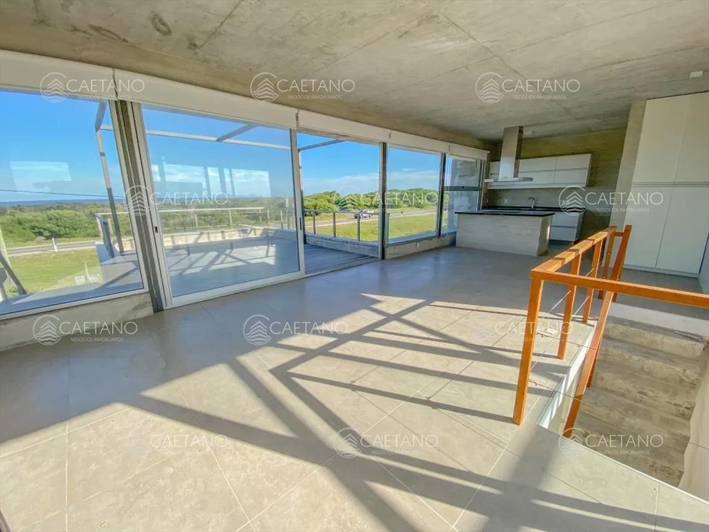 Casa en venta de 3 dormitorios frente al mar en