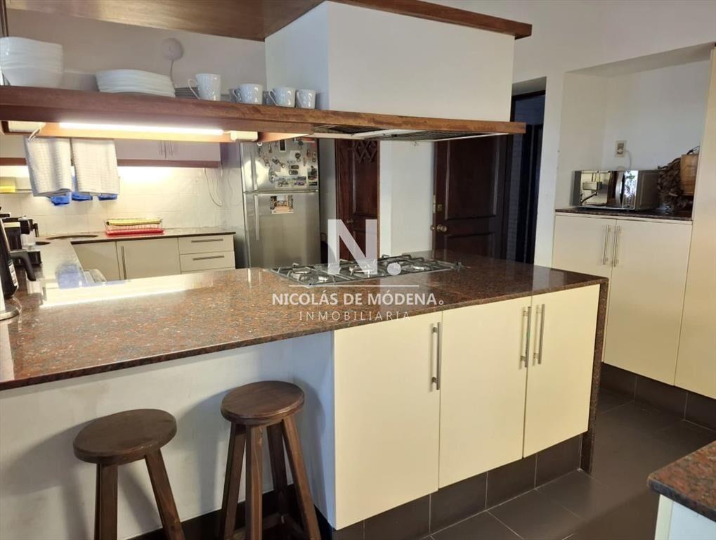 CASA EN VENTA 4 DORMITORIOS, PLAYA BRAVA PARADA 7