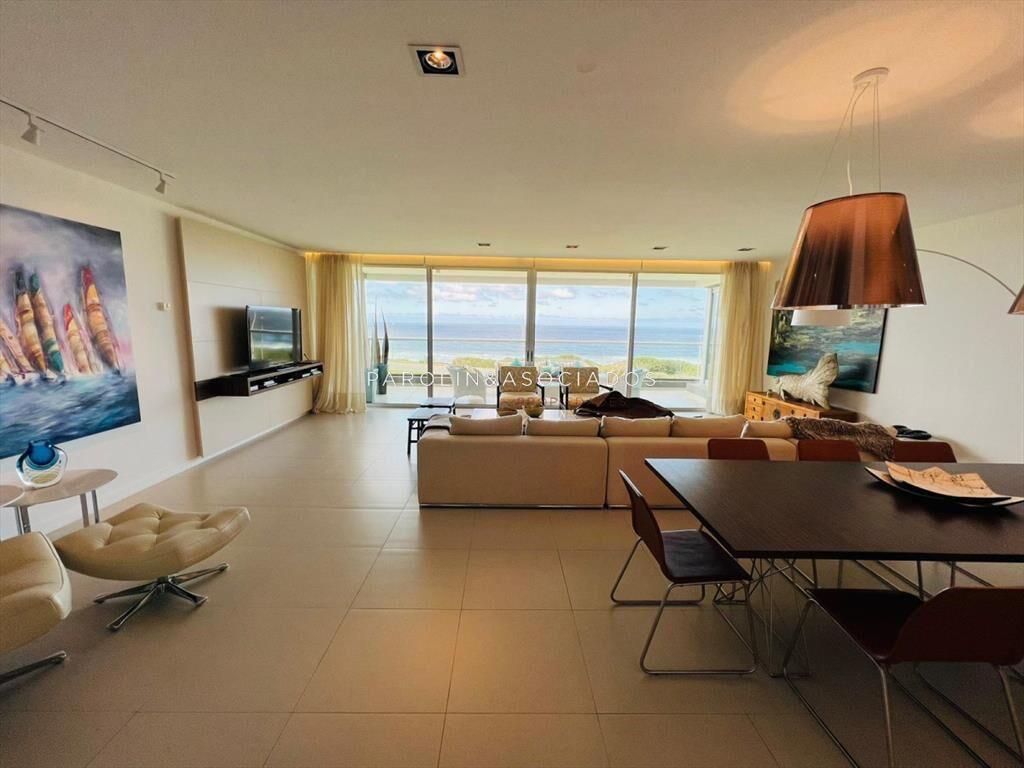 Apartamento en venta de 4 suites en Tiburón del