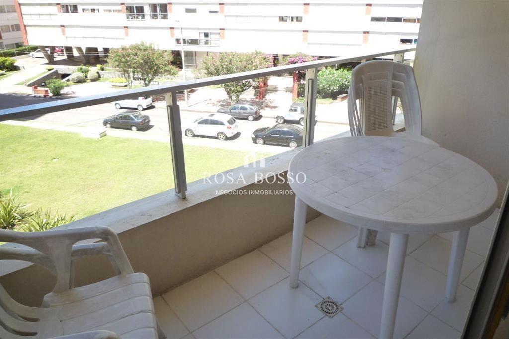Apartamento en Brava, 1 dormitorios *
