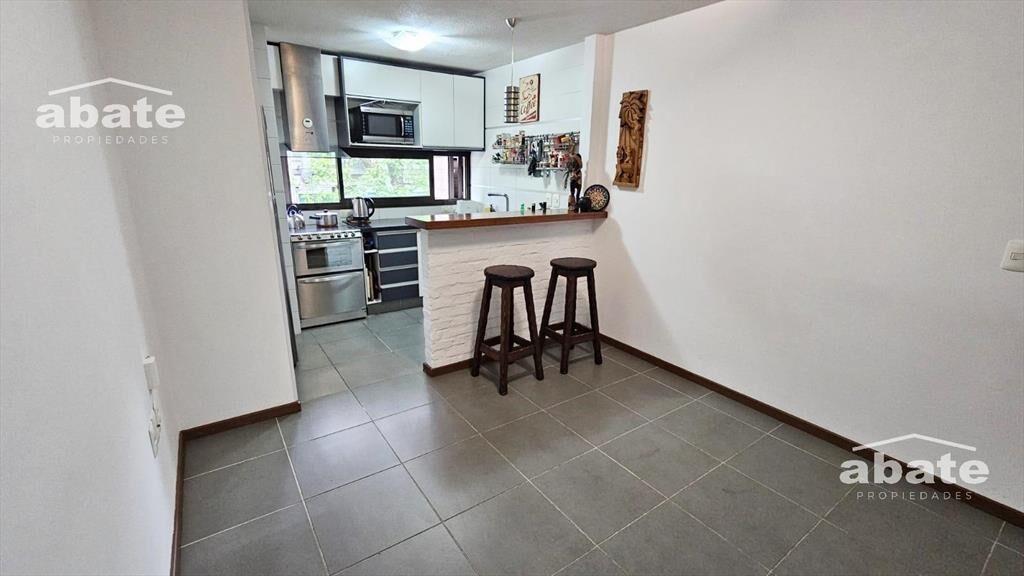 Venta Casa moderna en Pocitos 2 dormitorios y gge