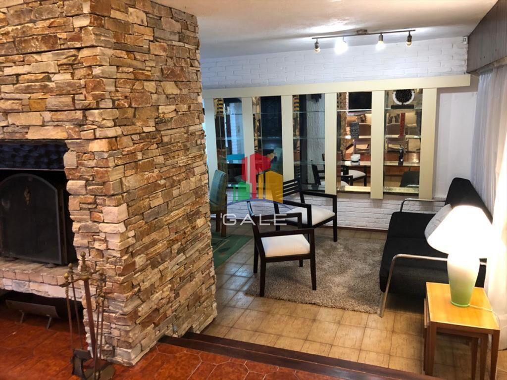 Excelente Casa de 7 Dormitorios, Piscina, y en