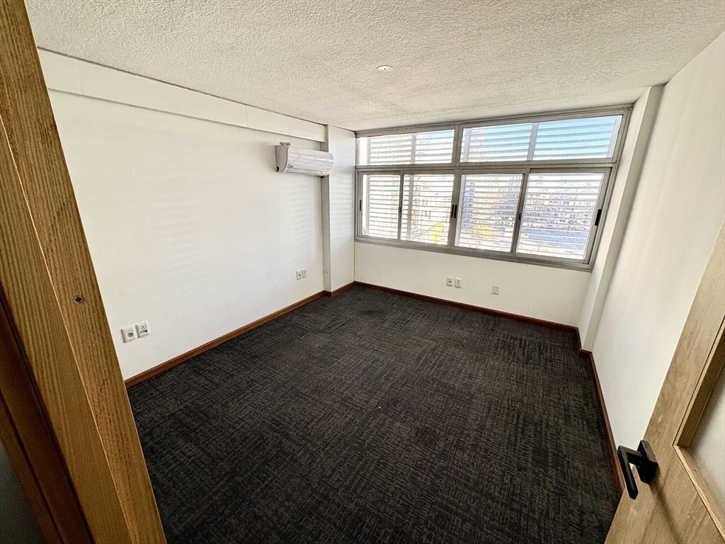Venta de Oficina en Cordón