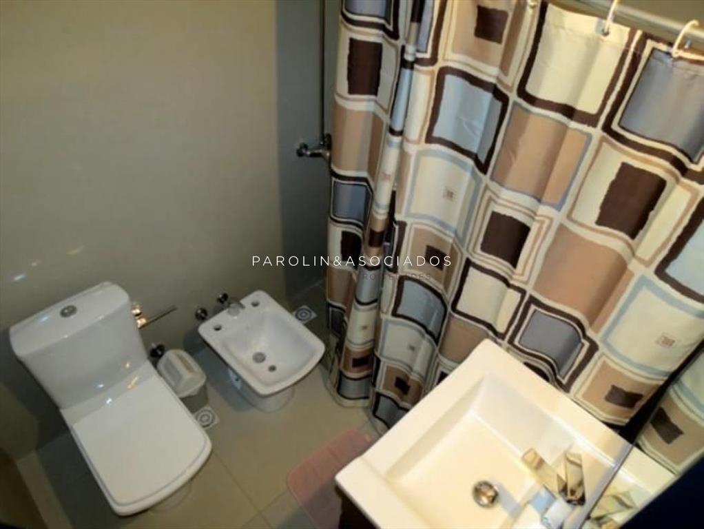Casa en venta de 4 dormitorios en barrio Club del