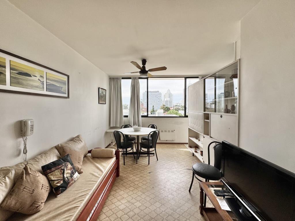 VENTA APARTAMENTO 1 DORMITORIO - EDIFICIO URUGUAY