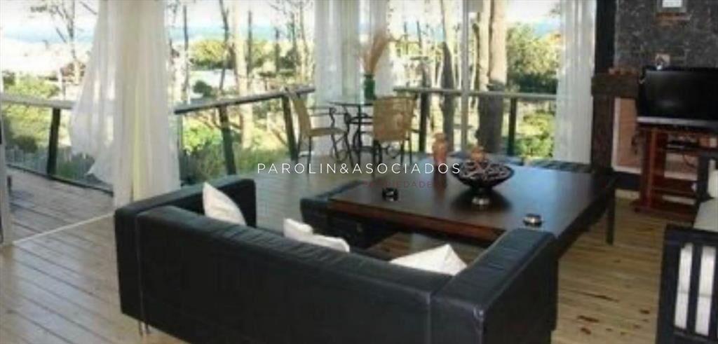 Casa en venta de 5 dormitorios, La Barra-Punta del Este