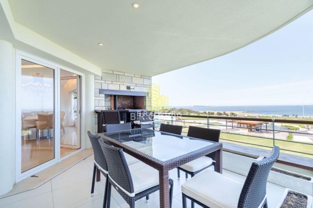 Venta Apartamento 4 dormitorios Playa Mansa Punta